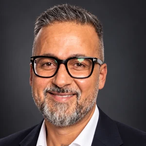 Portrait von Amir Emdadi